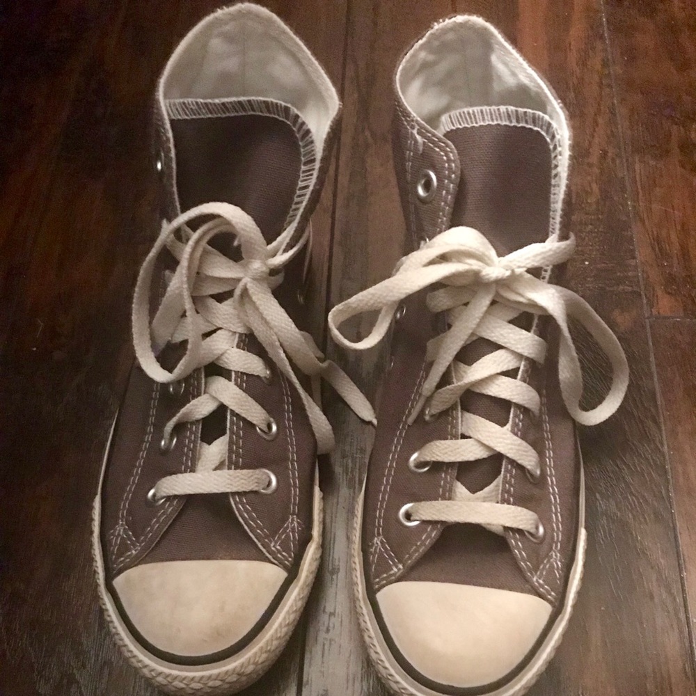 Women’s grey high top converse size US 7.5
